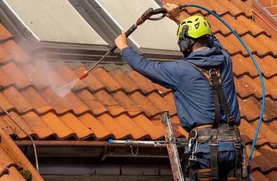 Démoussage et hydrofuge de toiture à Cantoin